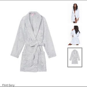 Victoria's Secret Intimates & Sleepwear - NWT Victoria’s Secret Cozy Hooded Short Robe Victoria's Secret Intimates & Sleepwear - NWT Victoria’s Secret Cozy Hooded Short Robe
